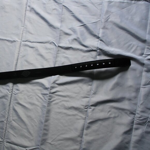 Dickies Men's Leather 30-32 with 7 holes Black Belt - Picture 1 of 7